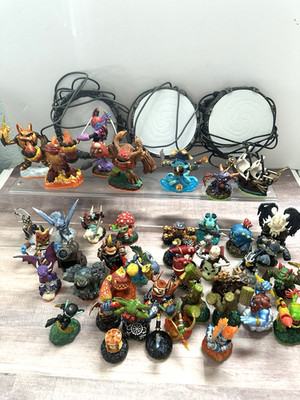 Mixed Lot of 41 Skylanders figures plus 3 portals  Giants, Spyro,  more