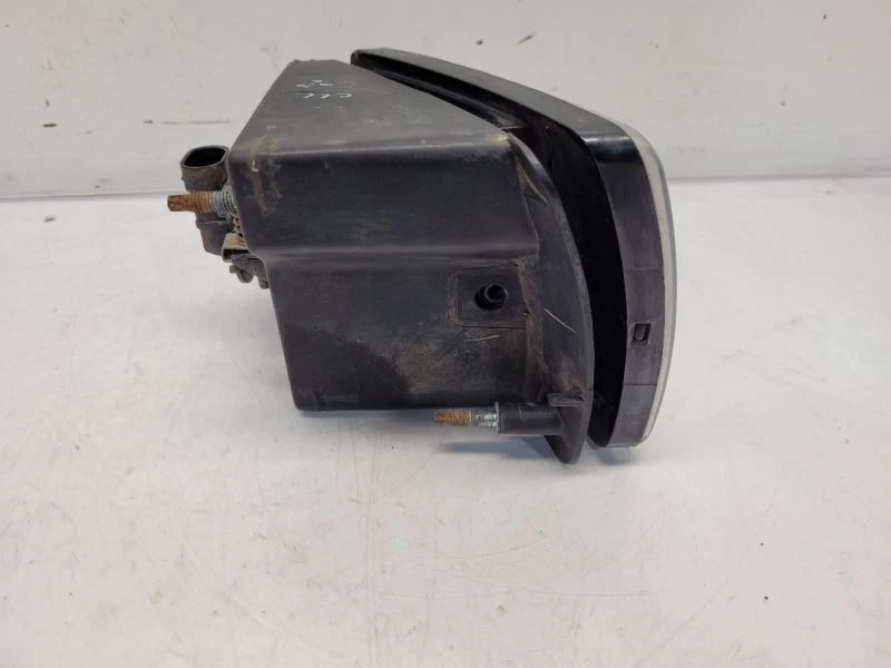 Luz antiniebla derecha pasajero Lincoln LS 2000-02 - parachoques inferior/rectangular Foto 3 de 4