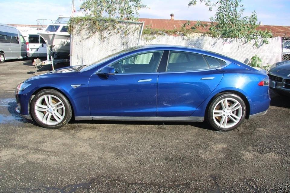 2015 特斯拉 Model S 85 — 第 3/4 张图片