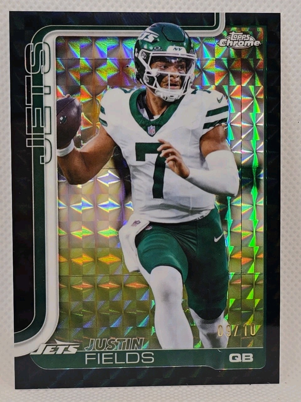 Justin Fields *9/10* Black Geometric Refractor 2025 Topps Chrome #237 SSP JETS 