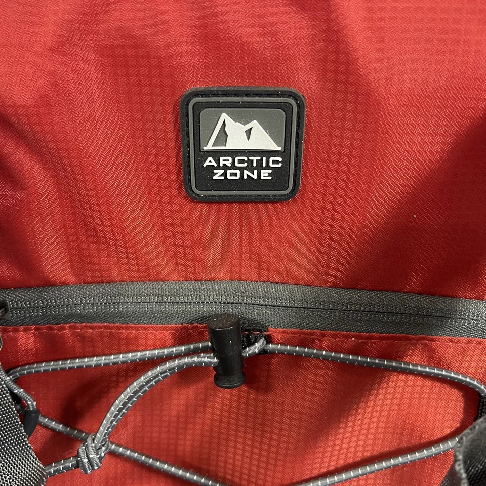 Bolsa deportiva aislada Arctic Zone 30 latas + hielo con microban rojo Foto 2 de 4