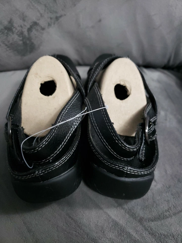 Easy Street 女式 7 码宽男式皮革上吊带平底舒适 — 第 4/4 张图片