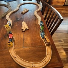 Thomas Friends Train WOODEN RAILWAY 25 Pieces Of Track. 8 Engines/Cars.