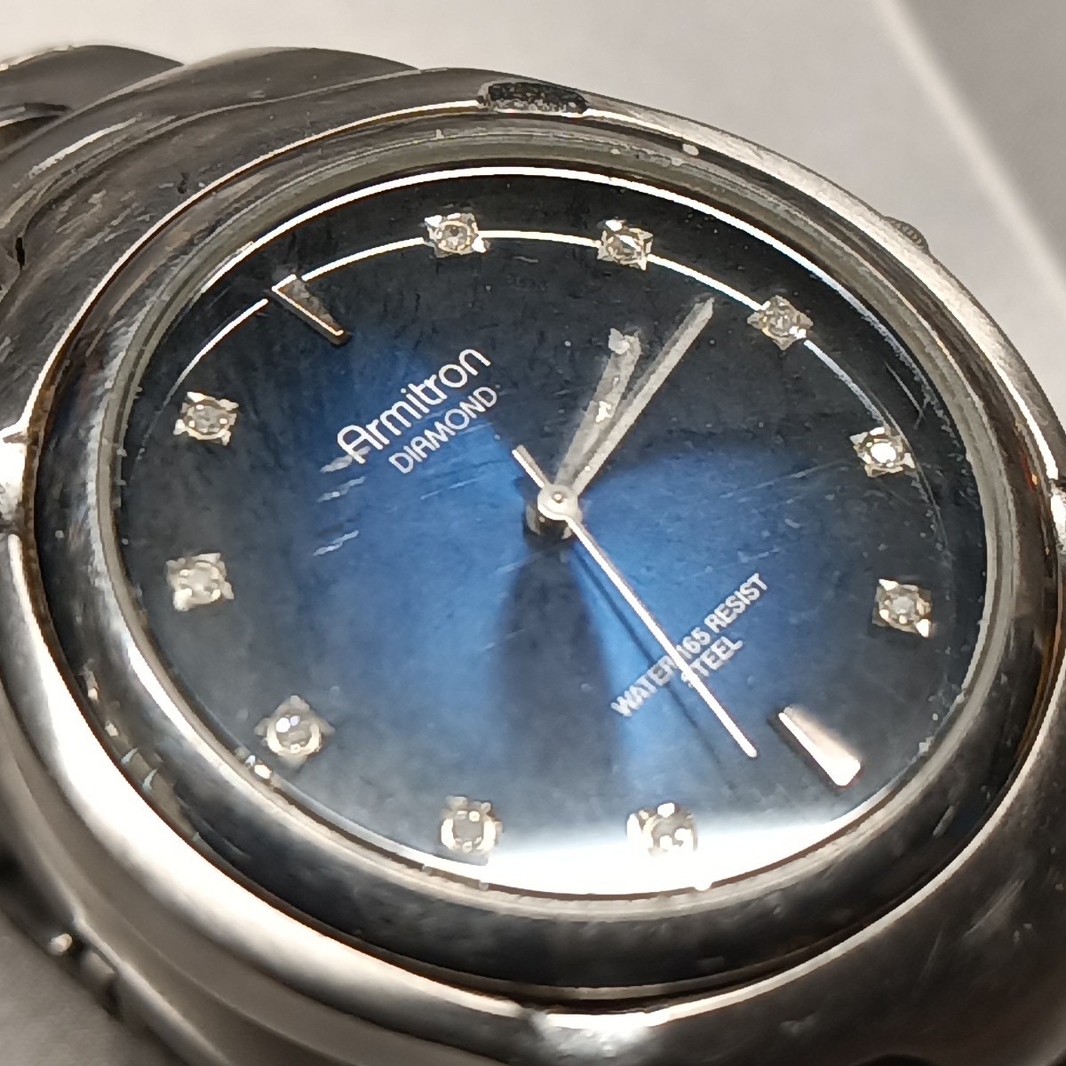 Montre Homme Armitron 20/5111SV Y121E - Résistante à L'eau, Couleur Argentée, Occasion En Excellent état