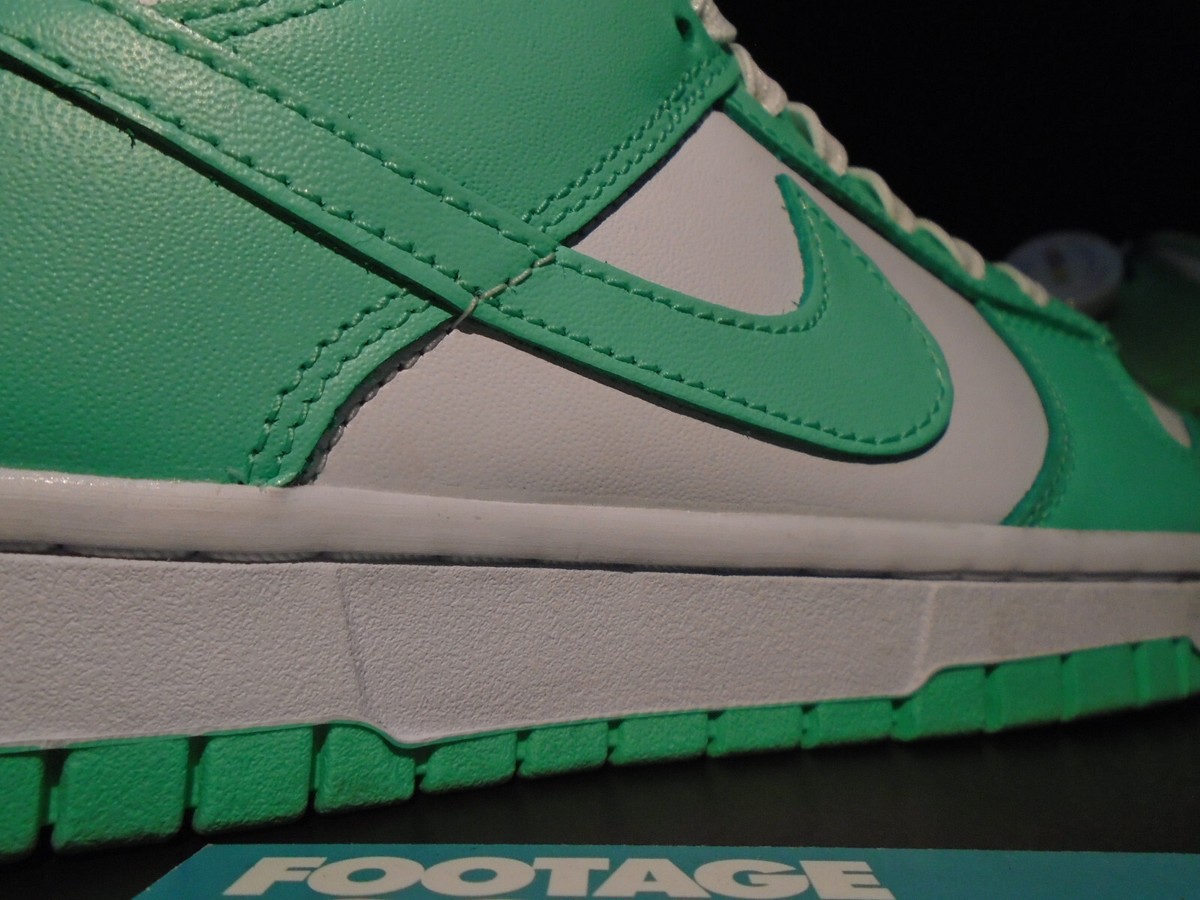 NIKE SB DUNK LOW RETRO WHITE GREEN GLOW AQUA DIAMOND BUCK NIKE SB DUNK LOW RETRO WHITE GREEN GLOW AQUA DIAMOND BUCK