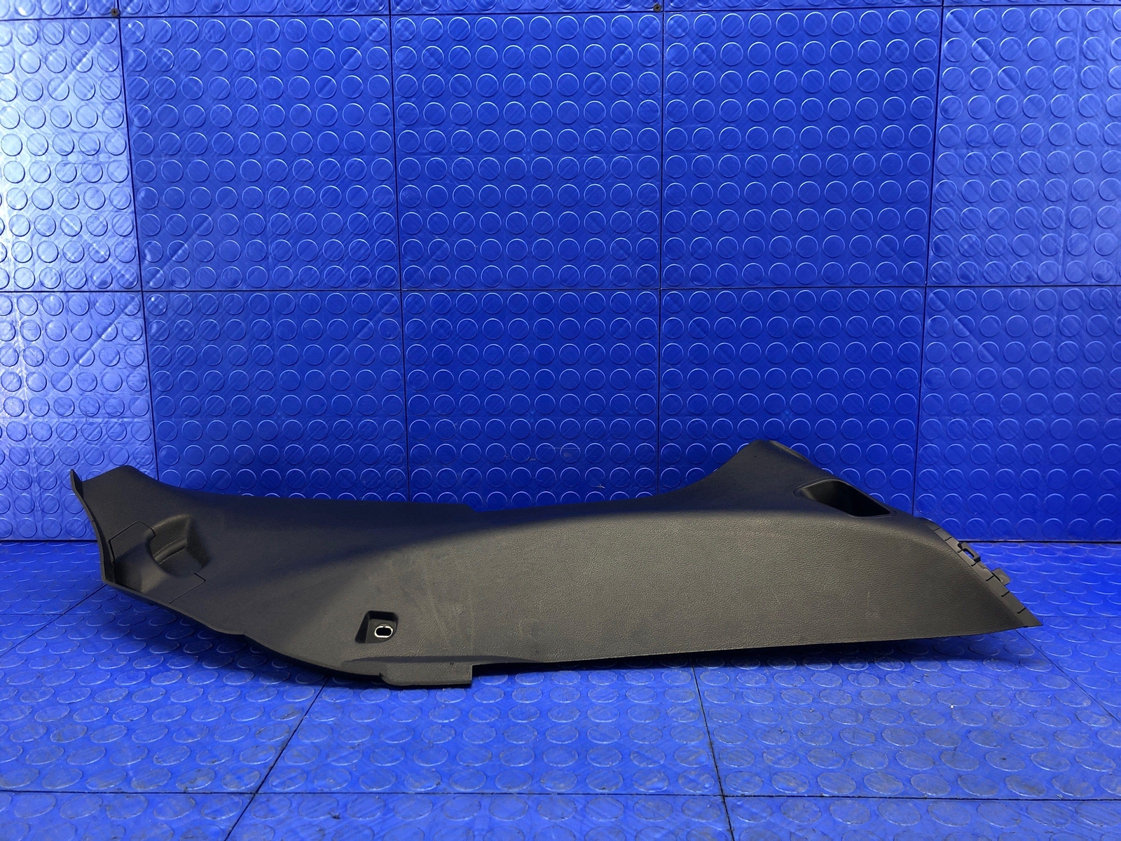 2017-2022 MASERATI LEVANTE OEM REAR RIGHT C PILLAR LOWER QUARTER PANEL 670040380