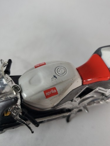 APRILIA RSV 1000R die-cast 1:18 sport super bike motorcycle Maisto - Picture 2 of 9