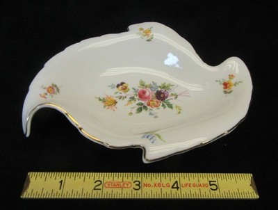 Vtg Minton Marlow  Leaf Shaped Dish Tray Wreath Backstamp Floral  MINT CONDITION