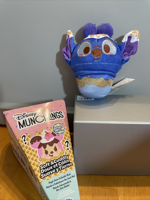 Disney Munchlings Series 1 Opened Blueberry Crumble Frozen Yogurt Stitch