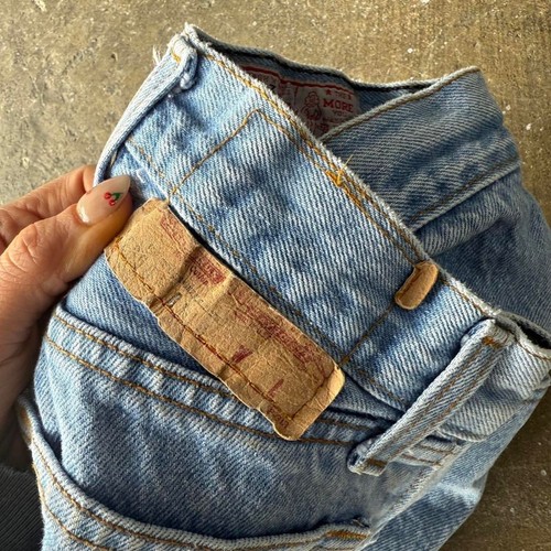 Vintage light wash Levi’s 501s Jeans Made in USA (Tag Size 5) 24 waist - Picture 4 of 7