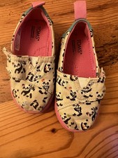 TOMS Slip On Hook Loop Style Slip On Shoes Panda Beige, Pink Blue Girls Size 6