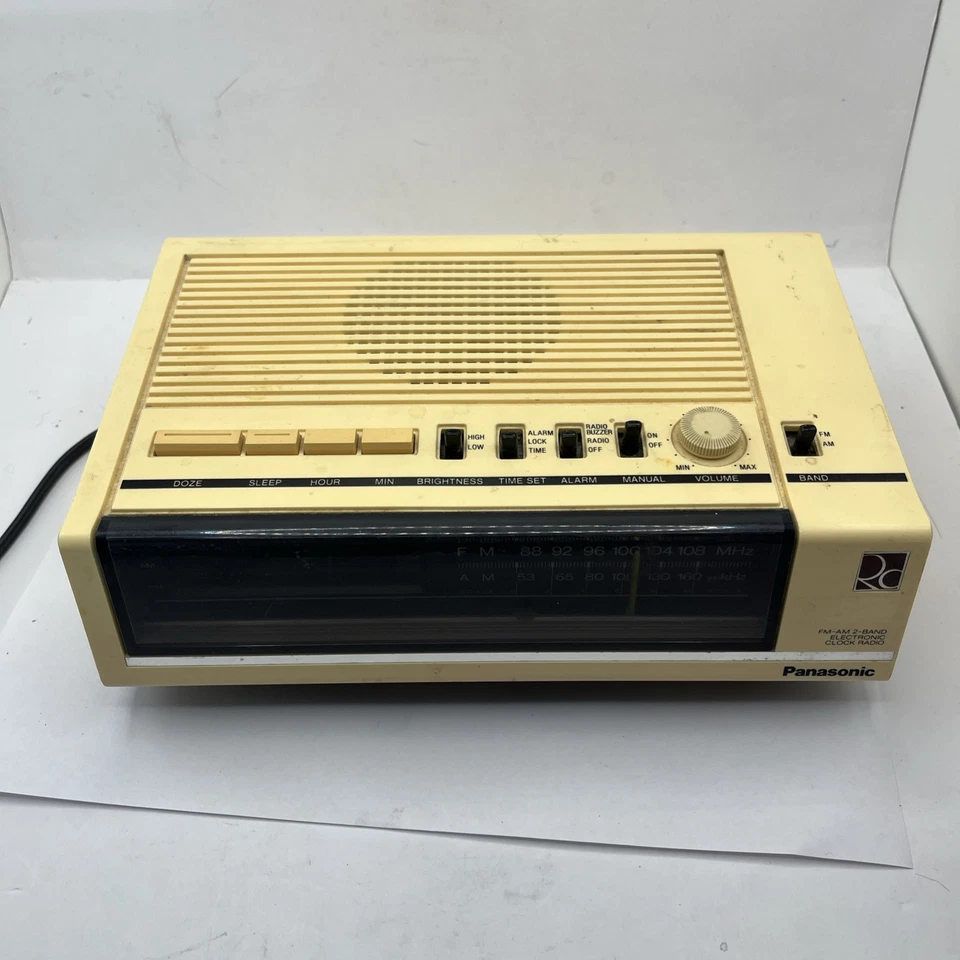 Antigo despertador digital Panasonic rádio AM/FM modelo RC-6050 1980s retrô - Imagem 3 de 4