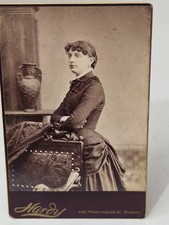 Cabinet Card Photo of Young Lady In The Attire Of The Day 1880s Approx. 4.25x6.5