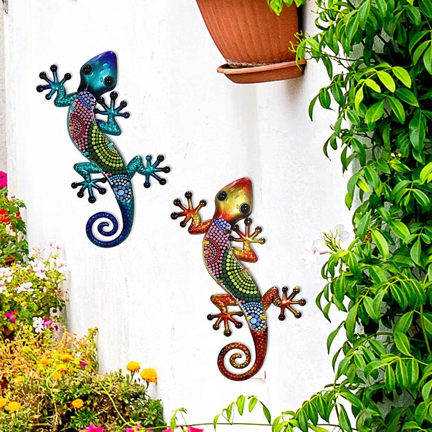 HONGLAND Metal Gecko Wall Art 2 Pack 15 Inch Lizard Outdoor Decor Hanging Glass 
