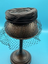 VINTAGE LADIES PILL BOX HAT / BLACK / SATIN/ NETTING/MISS SALLY VICTOR NEW YORK