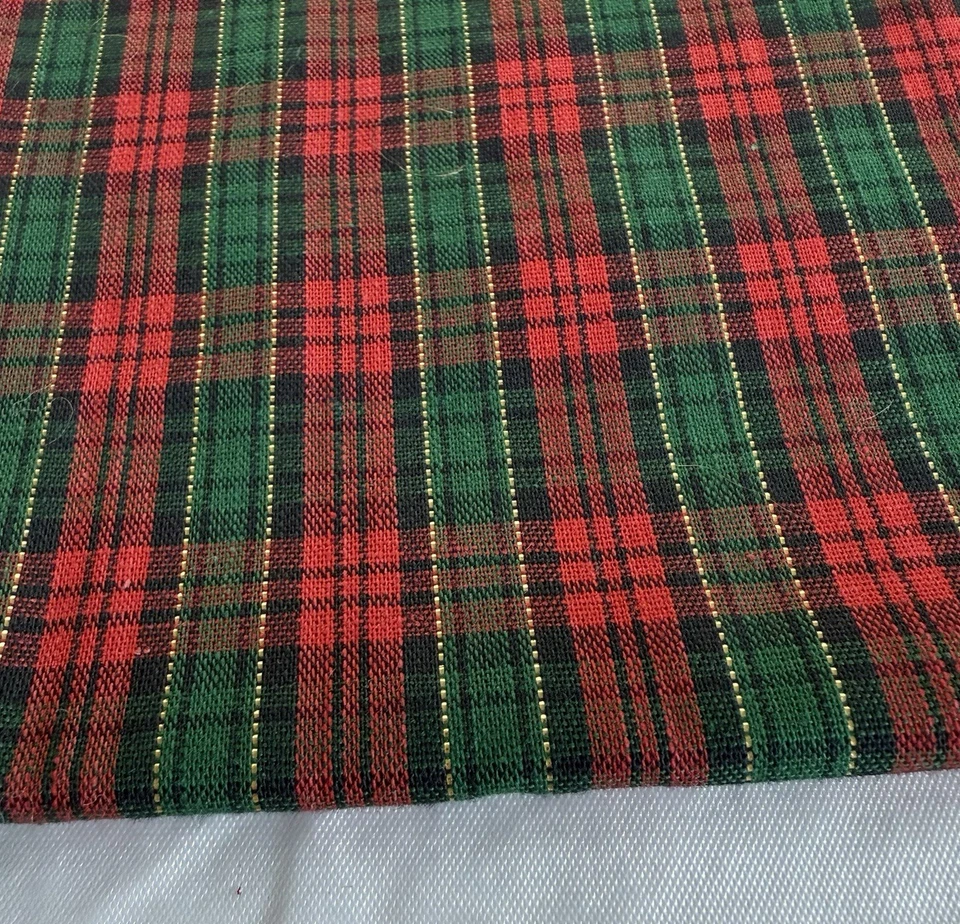 VTG CHRISTMAS RED GREEN LUREX PLAID TARTAN FABRIC POLY COTTON BLEND REMNANT - Image 2 of 4