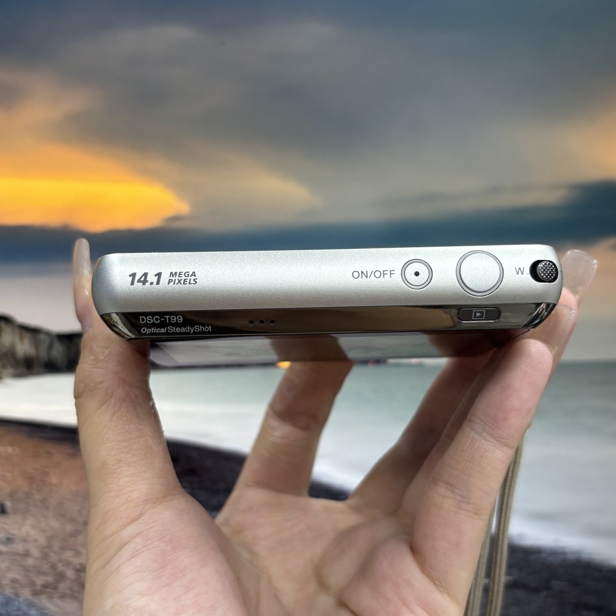 SONY Cyber Shot DSC-T99 CCD 14.1MP 4x Optical Zoom Digital Camera