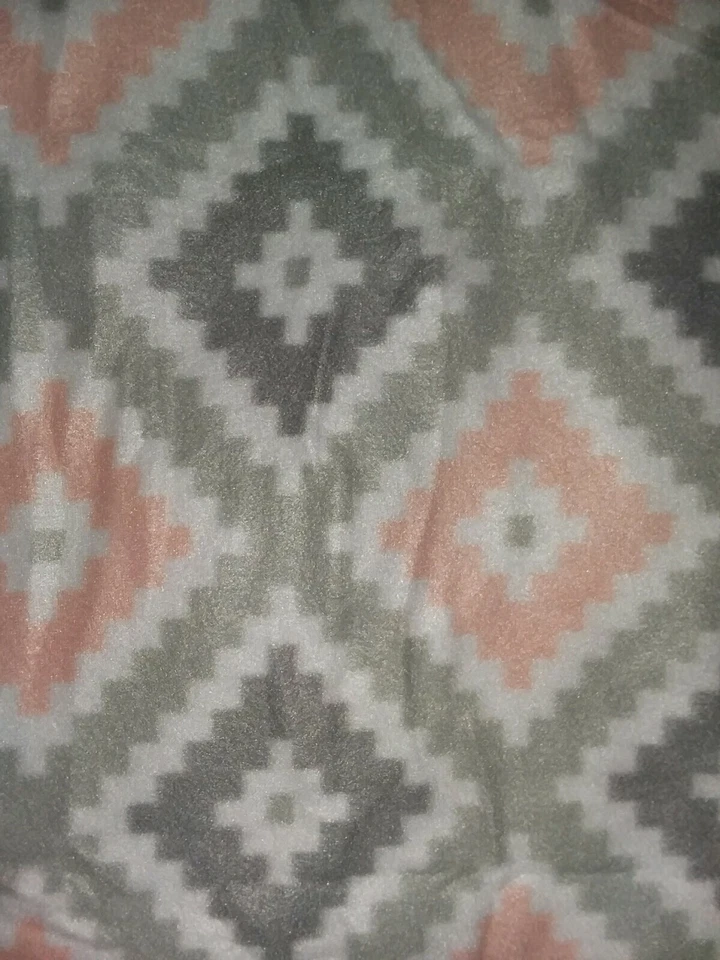 Aztec Fleece Handmade Soft Tie Blanket OVERSIZED BABY Throw App 50X60 pink gray - Image 3 of 4