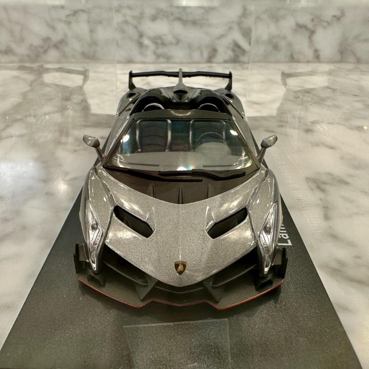 ミニカー Kyosho Lamborghini Veneno Roadster 1/43 Lamborghini Veneno Roadster (Gray/Red line), 1:43 Scale Model by