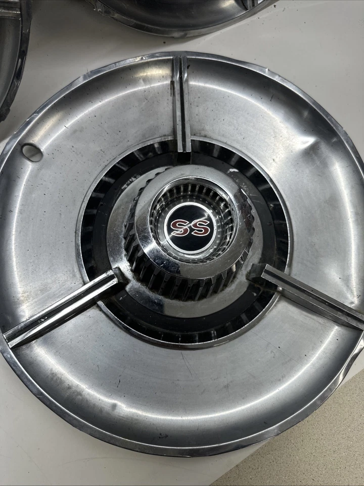 FIVE VINTAGE 1964 64 CHEVROLET CHEVY IMPALA  SS HUBCAPS WHEEL COVERS - Image 2 of 4