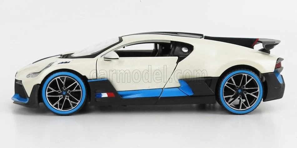 MODELLINO AUTO STATICO MAISTO BUGATTI DIVO 2018 BIANCO MODELLISMO SCALA 1/24 - Immagine 3 di 4