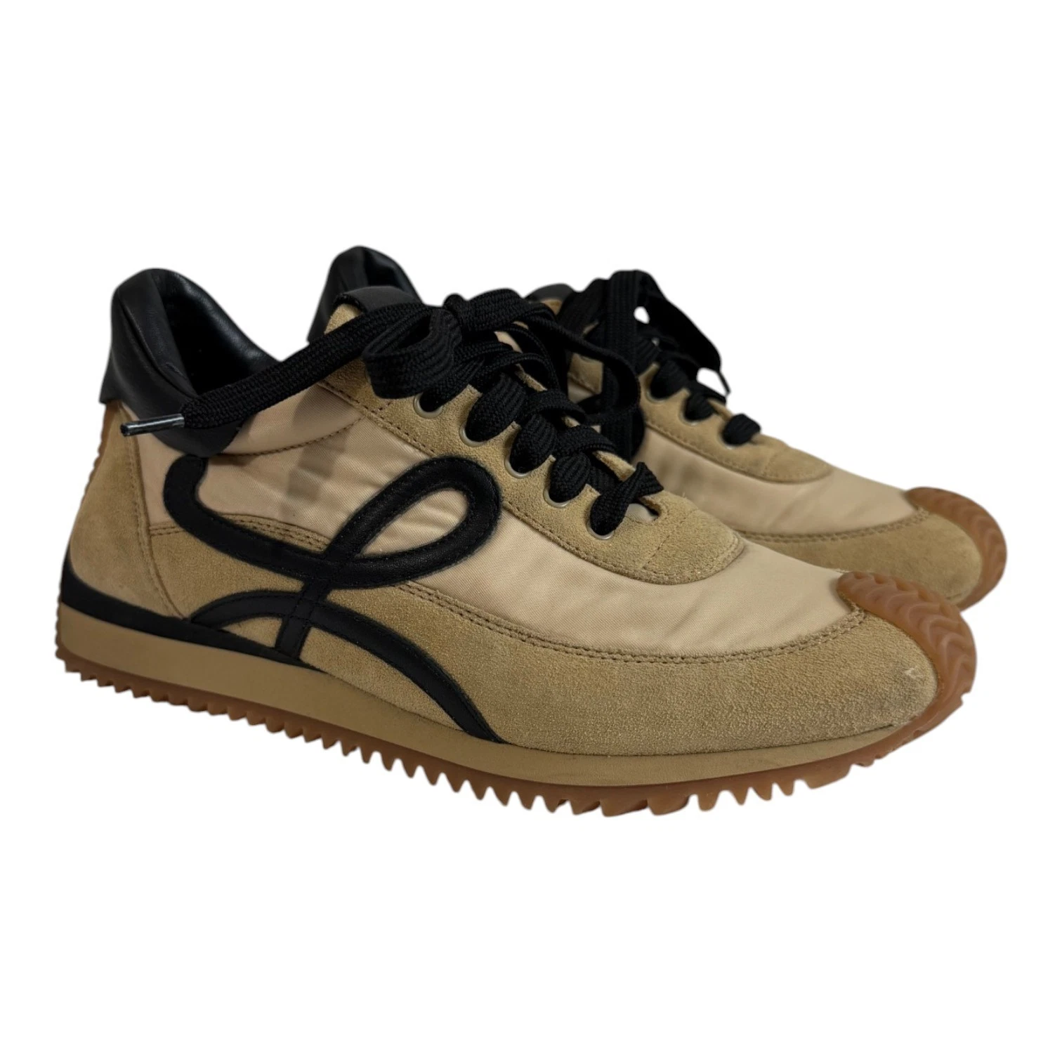 Loewe — LOEWE Flow Runner Sneakers in Beige/Black Size 37