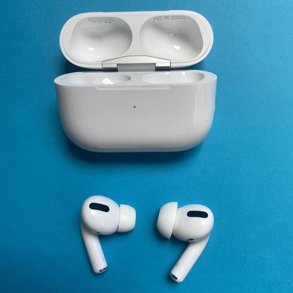 Apple AirPods Pro with MagSafe Wireless Charging Case FULL SET NICE CONDITION - Image 2 of 4