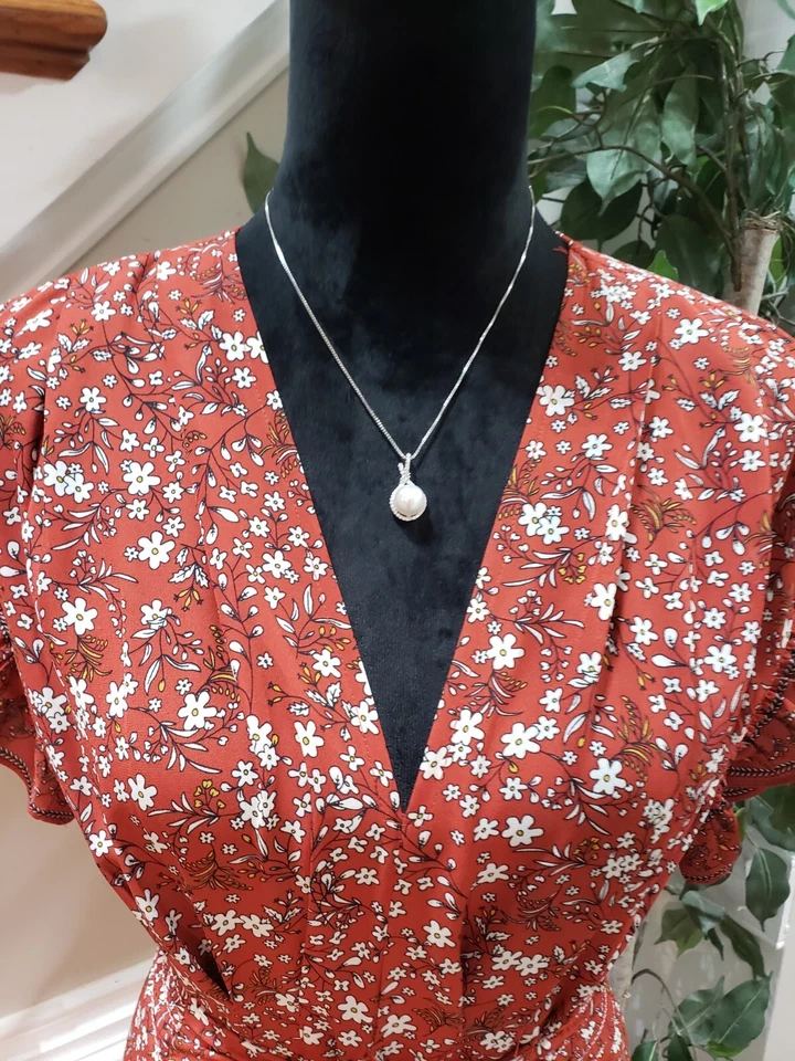 Vestido Max Studio Feminino Marrom Floral Decote V Manga Curta Comprimento do Joelho Tamanho Pequeno - Imagem 2 de 4