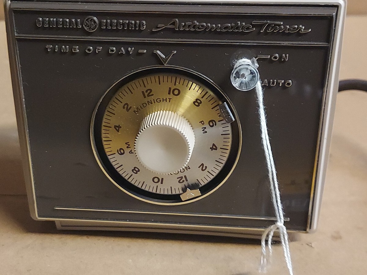 New Vintage General Electric Automatic Timer Model 8110 1960's