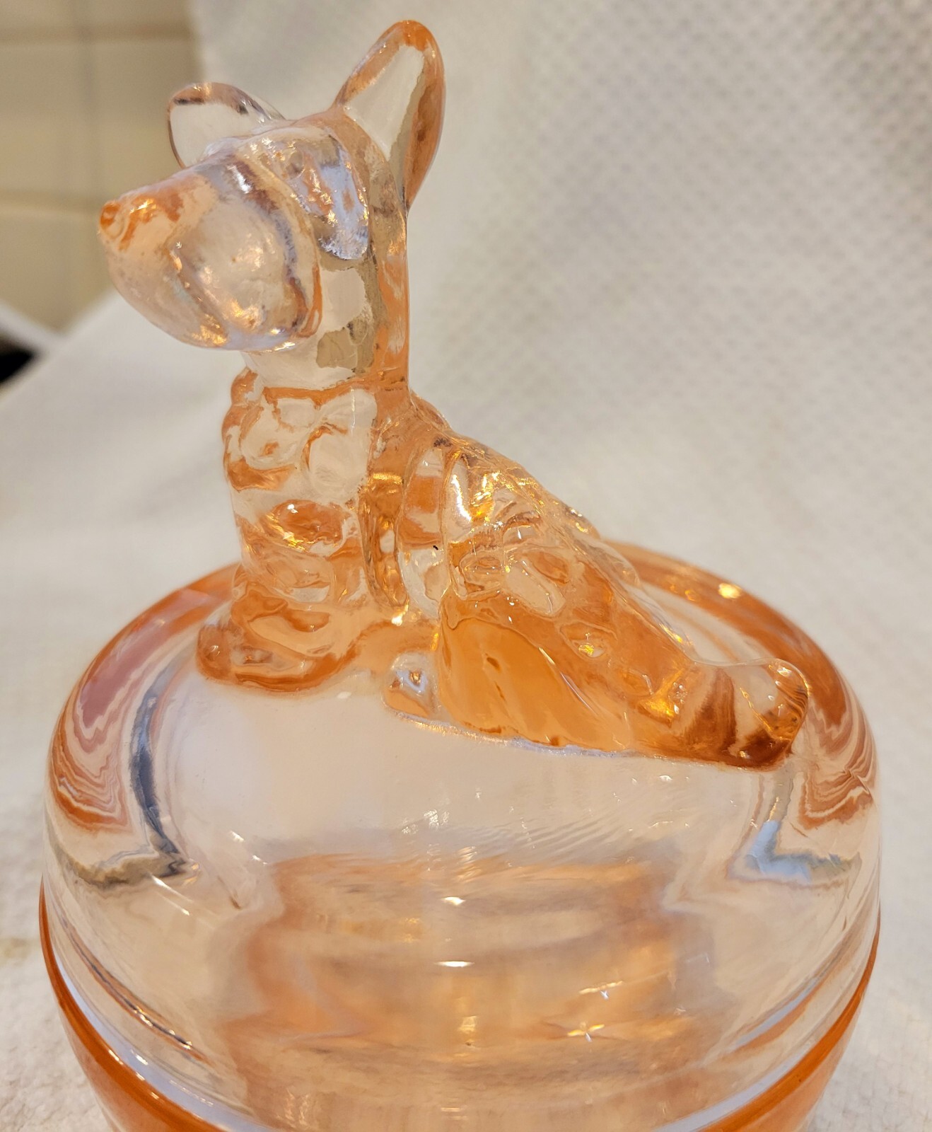 VNTG PINK DEPRESSION GLASS POWDER TRINKET VANITY BOX DOG