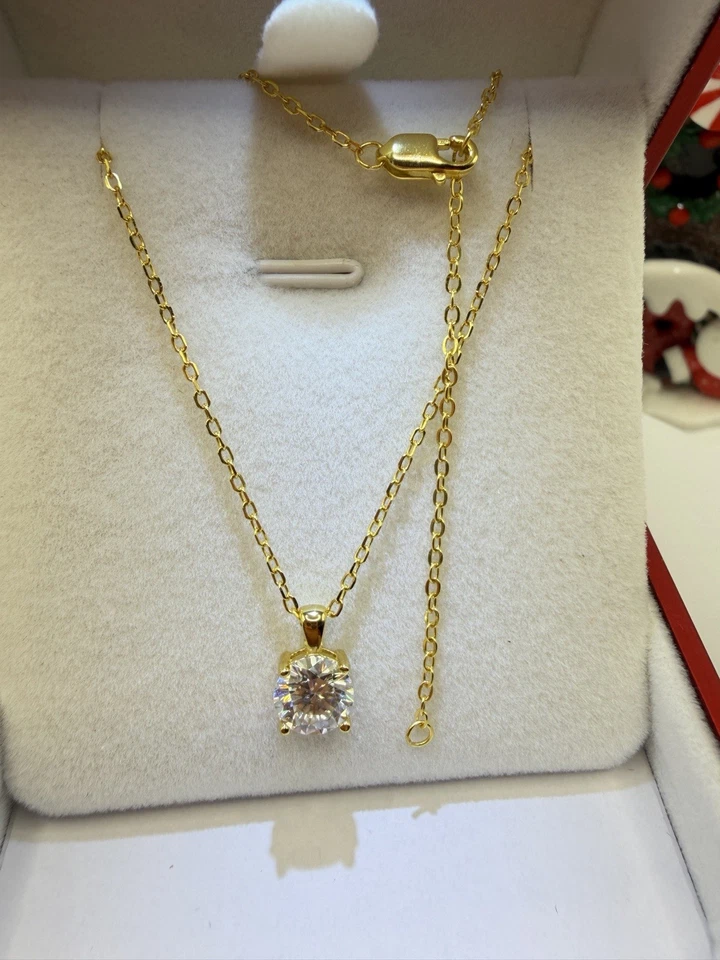 Collana Argento Con Punto Luce Moissanite certificata Da 1 Ct(6.5 mm) - Immagine 3 di 4