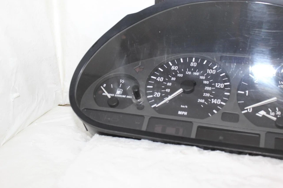 Speedometer Instrument Cluster Dash Panel Gauges 98 99 BMW Z3 318i 194,266 Miles - Image 3 of 4