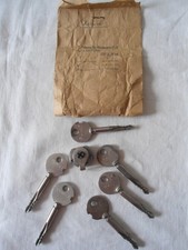 Einbausicherung mit 6 Schlüsseln  aus  DDR  Zeit Marke Punkt  funktioniert