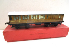 Hornby 0 gauge LNER No. 2 Brake End Corridor Coach in Original Box