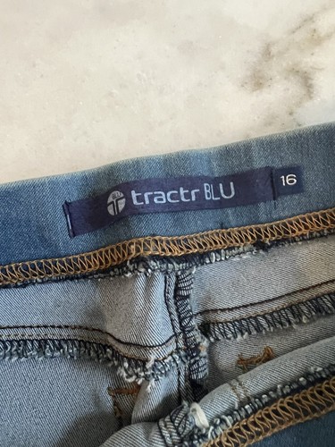 NWT Tractr Big Kids Girl's Blue Stretch Denim Pull-on Stretch Shorts Size 16 - Picture 3 of 4
