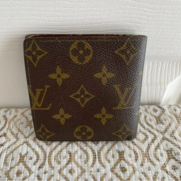 Louis Vuitton Men's Monogram Bifold Wallet