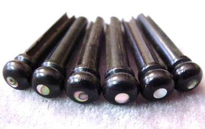 SCHÖNES SET AUS EBENHOLZ und ABALONE AKUSTIKGITARREN-PINS
