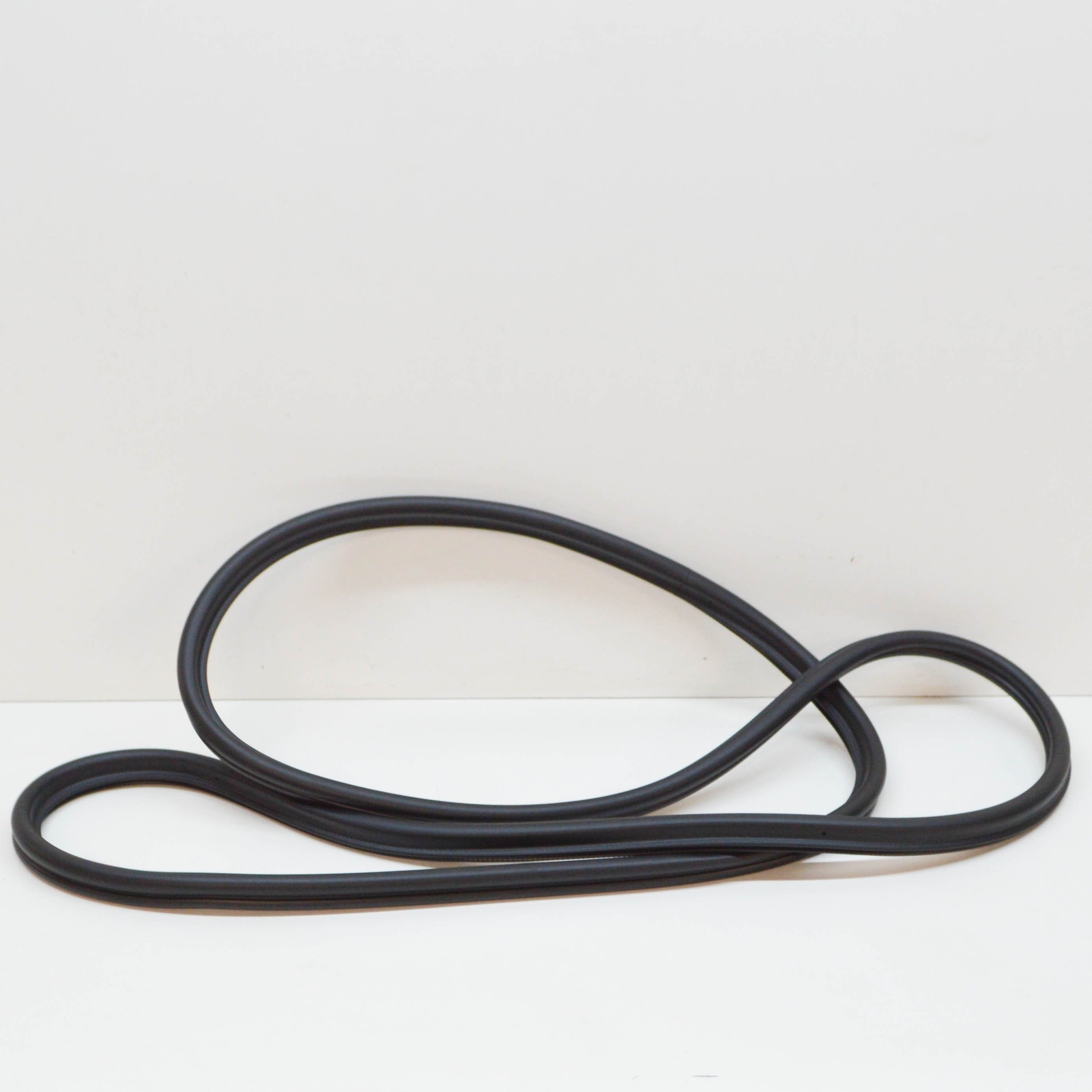 NEW AUDI TT 8J COUPE REAR LID SEAL 8J8827705A 8J8-827-705-A | eBay