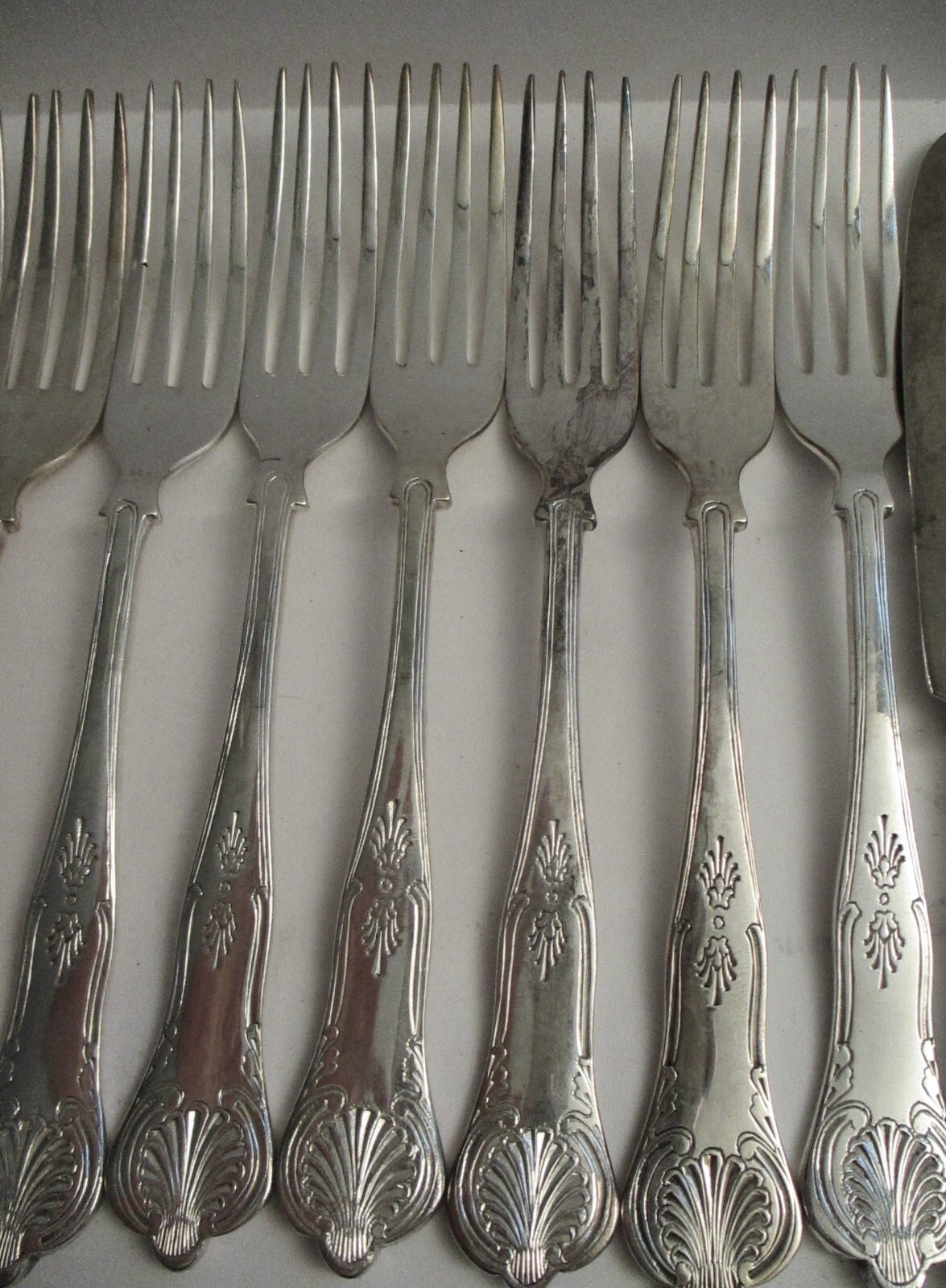 Kings Royal Viners Sheffield English Silverplate 12 Dinner Forks & 12