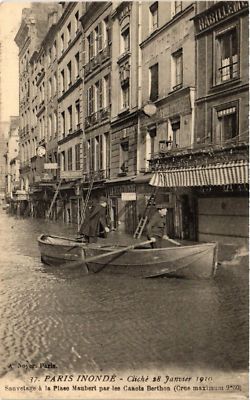 CPA PARIS 5e La Place Maubert. Canots Berthon Paris Inonde 1910 (535504)