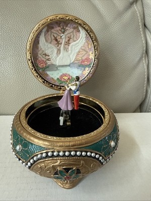 Anastasia 1997 San Francisco Music Box Once Upon a December Anya Dimitri Vintage