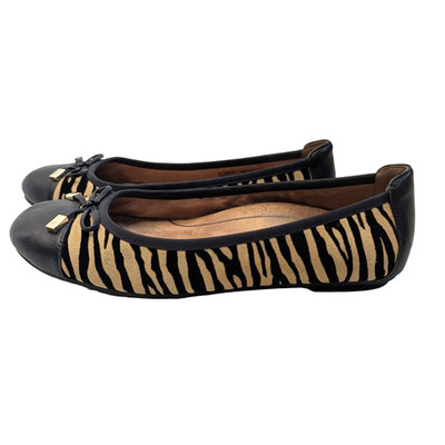 Vionic Minna Tiger Print Ballet Flats Cap Toe Striped Comfort Size 7.5 Leather