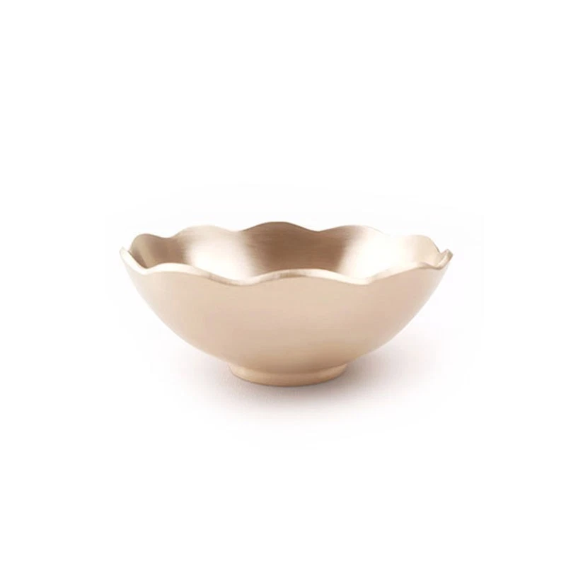 Cuenco de latón en forma de flor Geochang Yugi hecho a mano por maestros artesanos en Corea Foto 3 de 4