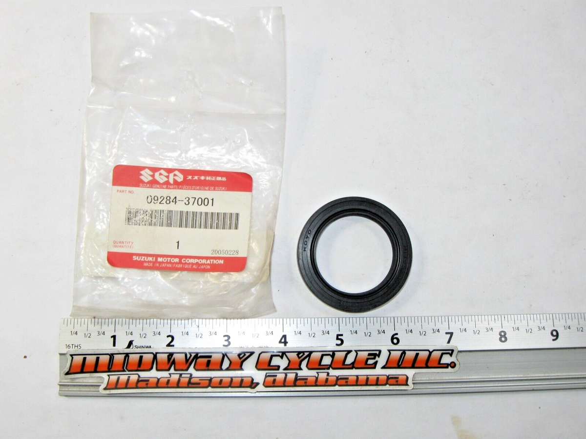 SUZUKI DL1000 GSXR1000 NEW OEM REAR WHEEL 37X52X8 OIL SEAL 09284
