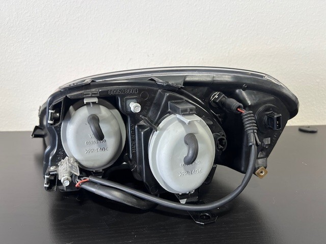 Ferrari 550 Maranello Headlight Right USED  OEM 60952860D
