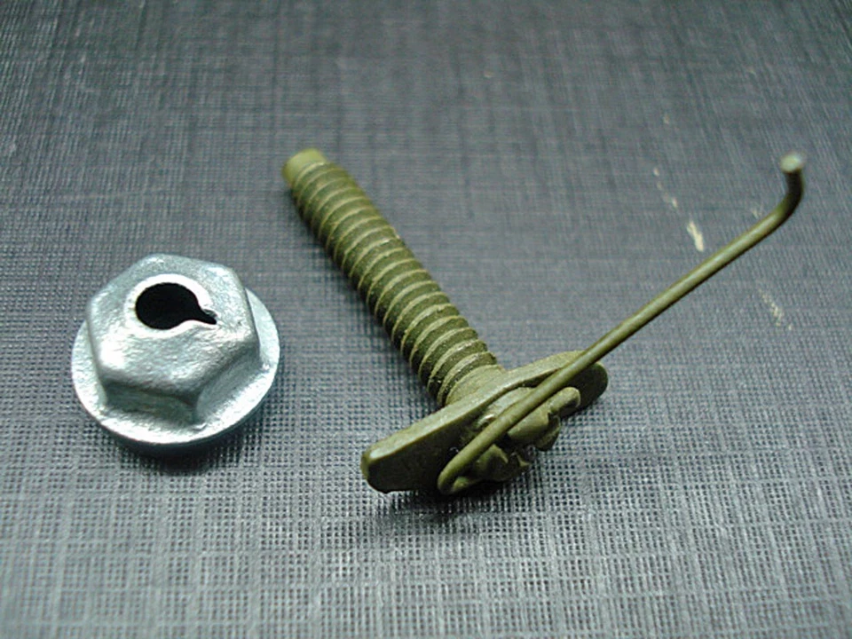 6 piezas NOS puerta cuerpo lateral cinturón moldura moldura clips tuercas selladoras Chevy Cadillac Foto 3 de 3