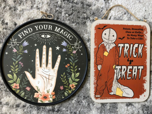 Halloween Wall Decorations. Lot of 2 Plaques