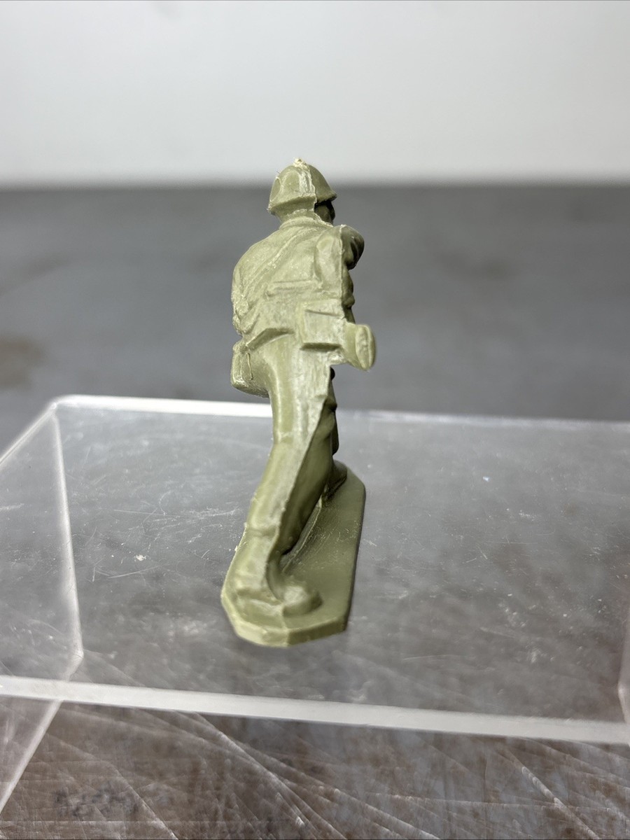 Tim-Mee GI Soldier With Gas Mask And Gun 60mm Green Plastic MPC