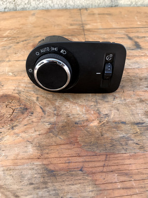 OEM 2016-2019 Chevrolet Cruze Headlight Switch Control GM 39059535 Black