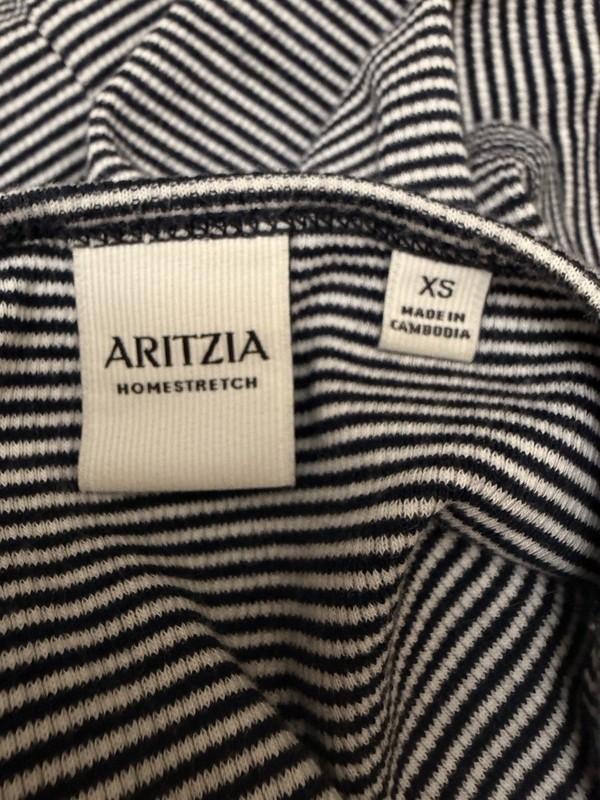 Aritzia Women's Crew Neck Knit Stretch Striped Crop T-Shirt, Black/White XS